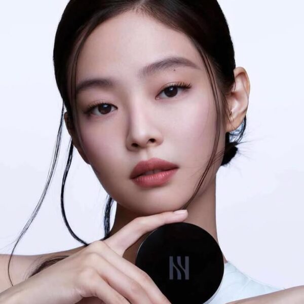 HERA Black Cushion 21N1